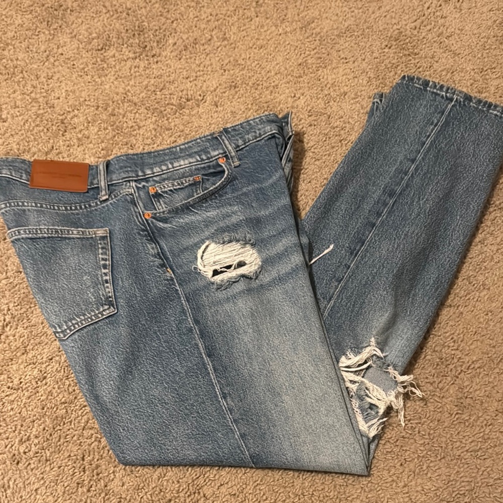 Women’s Blue Distressed Jeans